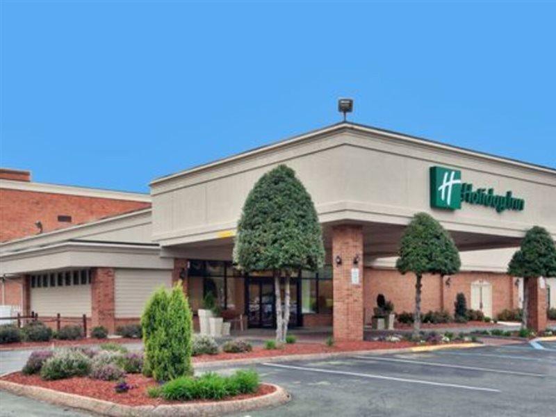Days By Wyndham I-64 Hotel
