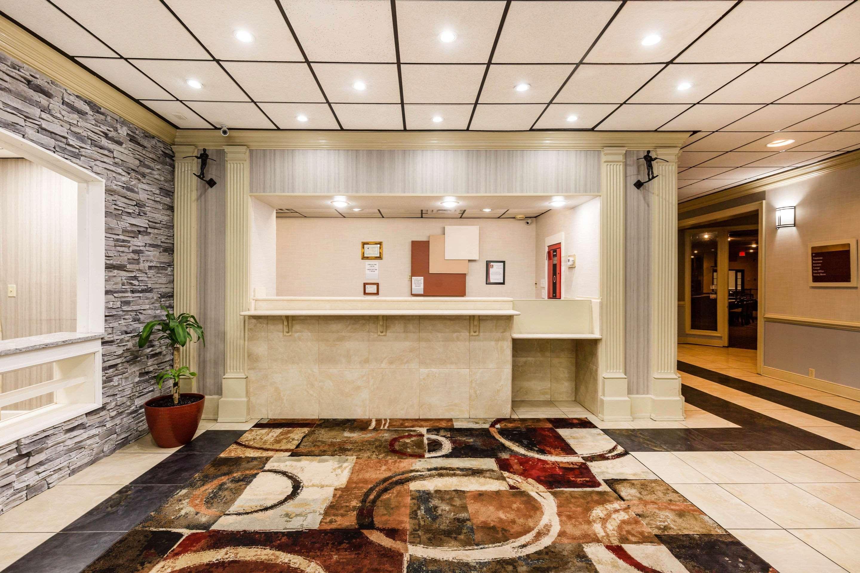 Hotel Days By Wyndham I-64