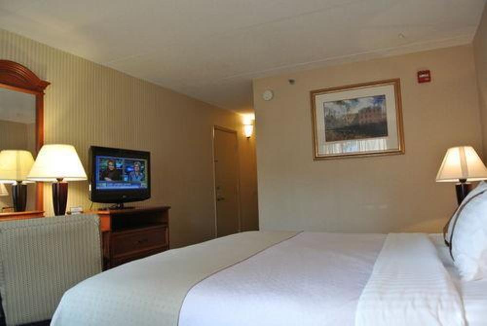 Days By Wyndham I-64 Hotel Williamsburg
