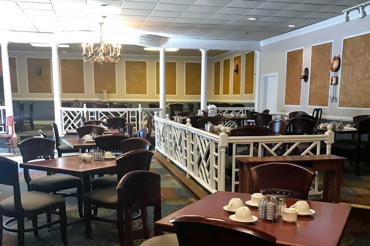 Days By Wyndham I-64 Hotel