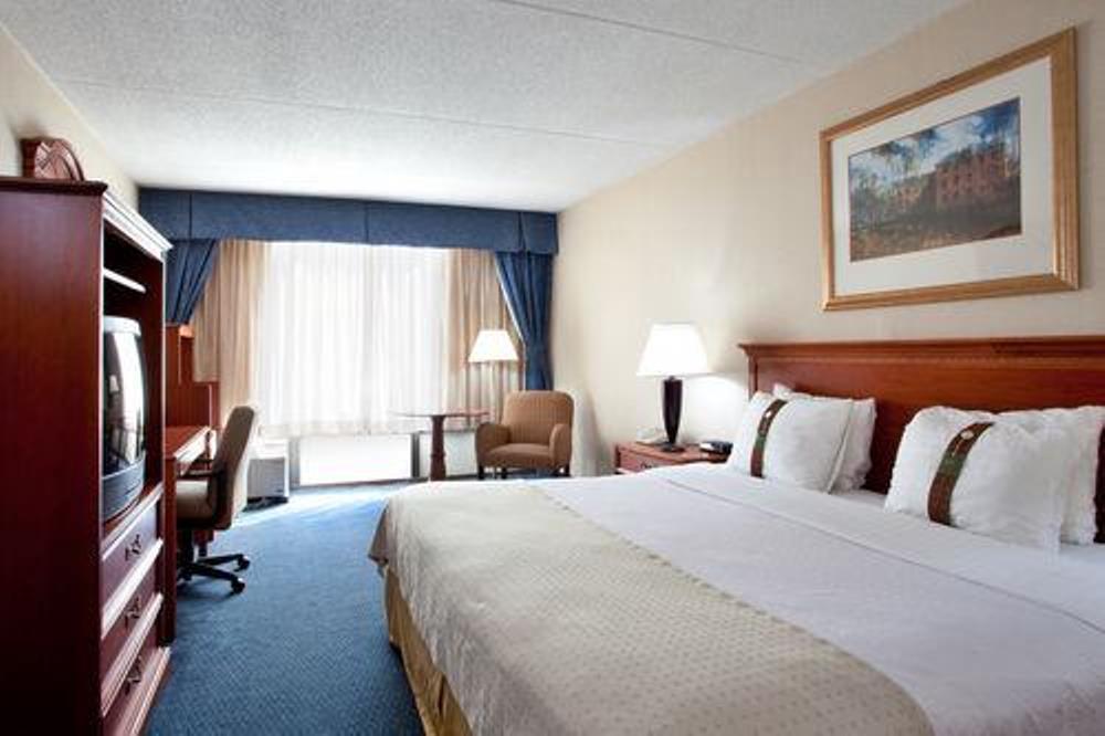 Days By Wyndham I-64 Hotel Williamsburg