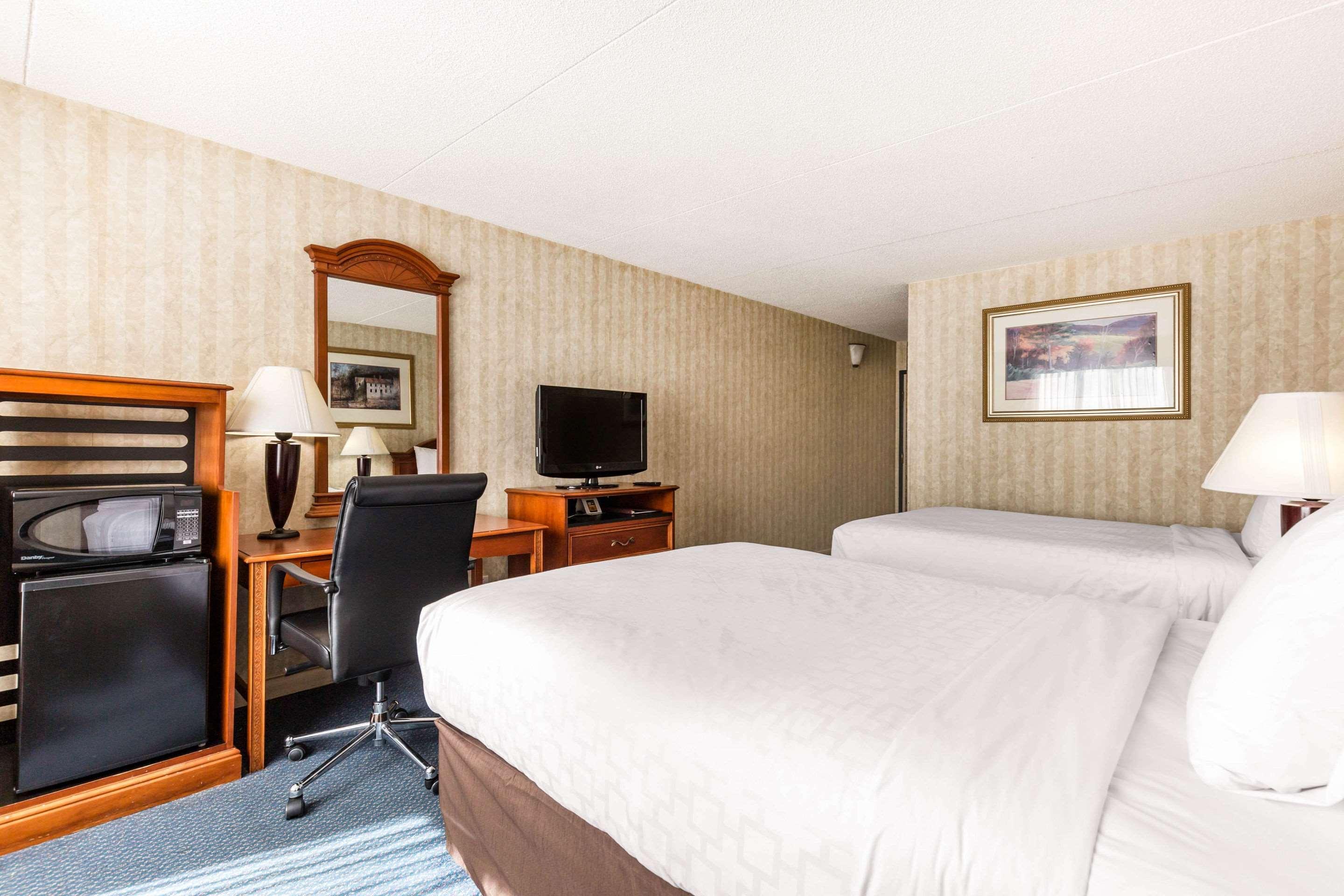 Hotel Days By Wyndham I-64