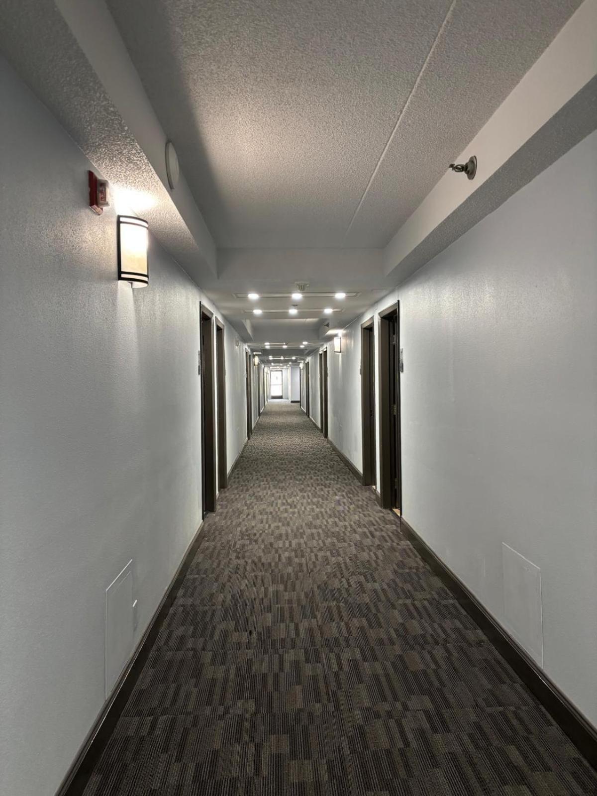 Days By Wyndham I-64 Hotel 2*